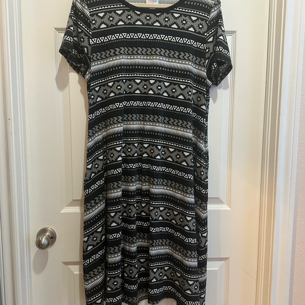 LuLaRoe Black and White Geometric Midi Dress